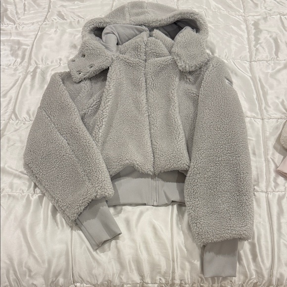 ALO Yoga Gray Teddy Jacket - Picture 2 of 4